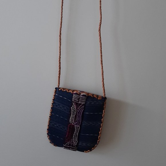 Altiplano Corte Shoulder Pouch with Leather Braid - Picture 5 of 7